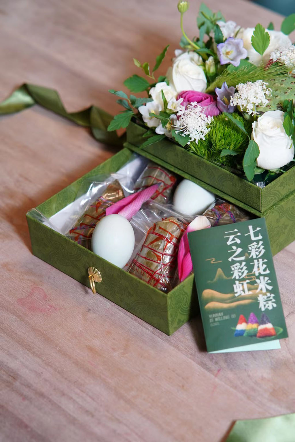 博思花藝婚慶教育，婚慶培訓(xùn)，花藝培訓(xùn)，插花培訓(xùn)，花藝師培訓(xùn)，主持人培訓(xùn)，商務(wù)主持人培訓(xùn)，花店運營培訓(xùn)，花店全系統(tǒng)營銷，小白開花店，小白學主持，金璽棠婚慶酒店，金璽棠總部，鄭州金麻雀教育科技有限公司