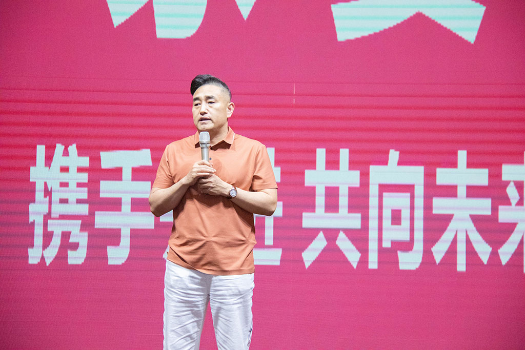 博思花藝婚慶教育，婚慶培訓(xùn)，花藝培訓(xùn)，插花培訓(xùn)，花藝師培訓(xùn)，主持人培訓(xùn)，商務(wù)主持人培訓(xùn)，花店運營培訓(xùn)，花店全系統(tǒng)營銷，小白開花店，小白學(xué)主持，金璽棠婚慶酒店，金璽棠總部，鄭州金麻雀教育科技有限公司