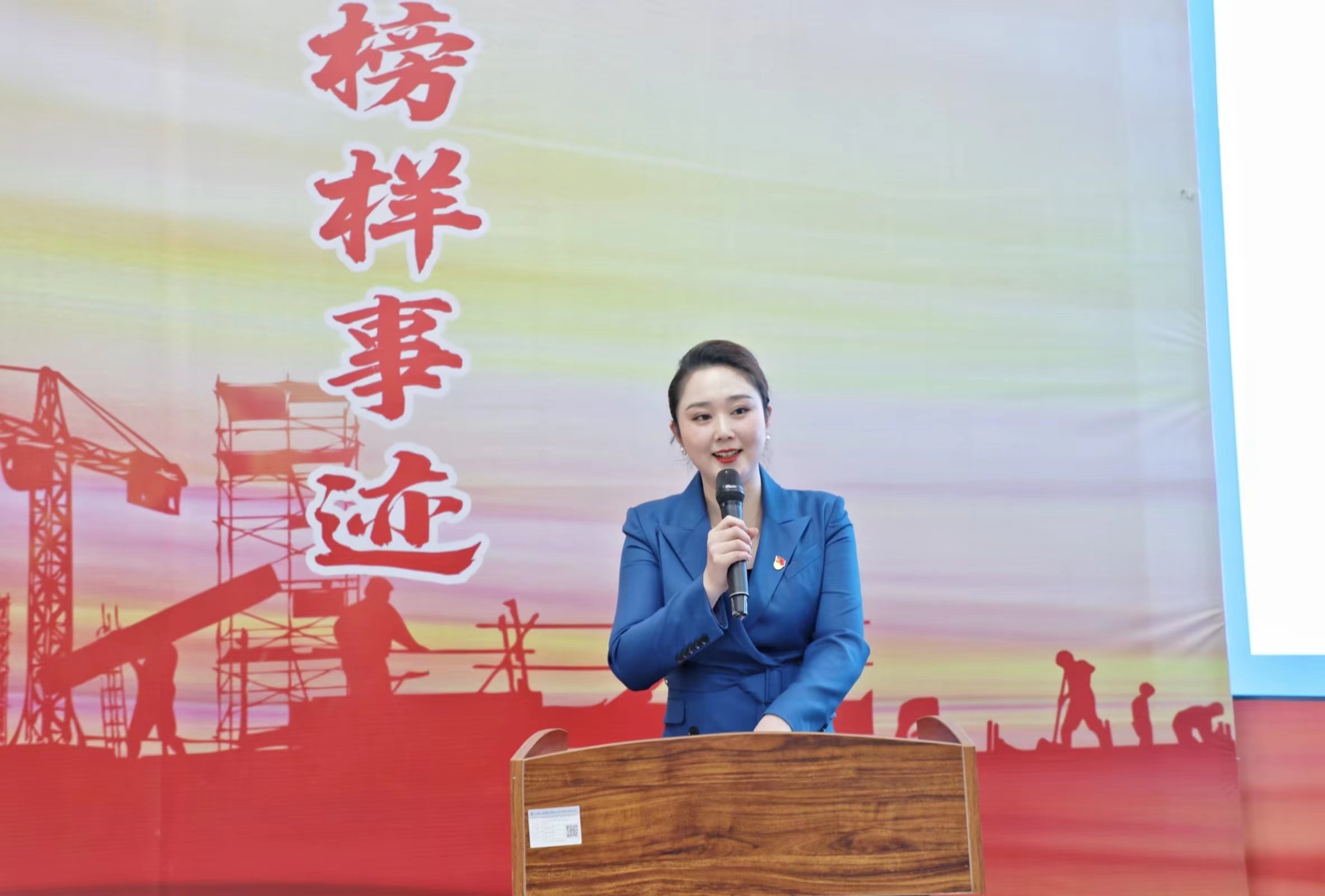 博思花藝婚慶教育，婚慶培訓(xùn)，花藝培訓(xùn)，插花培訓(xùn)，花藝師培訓(xùn)，主持人培訓(xùn)，商務(wù)主持人培訓(xùn)，花店運營培訓(xùn)，花店全系統(tǒng)營銷，小白開花店，小白學(xué)主持，金璽棠婚慶酒店，金璽棠總部，鄭州金麻雀教育科技有限公司