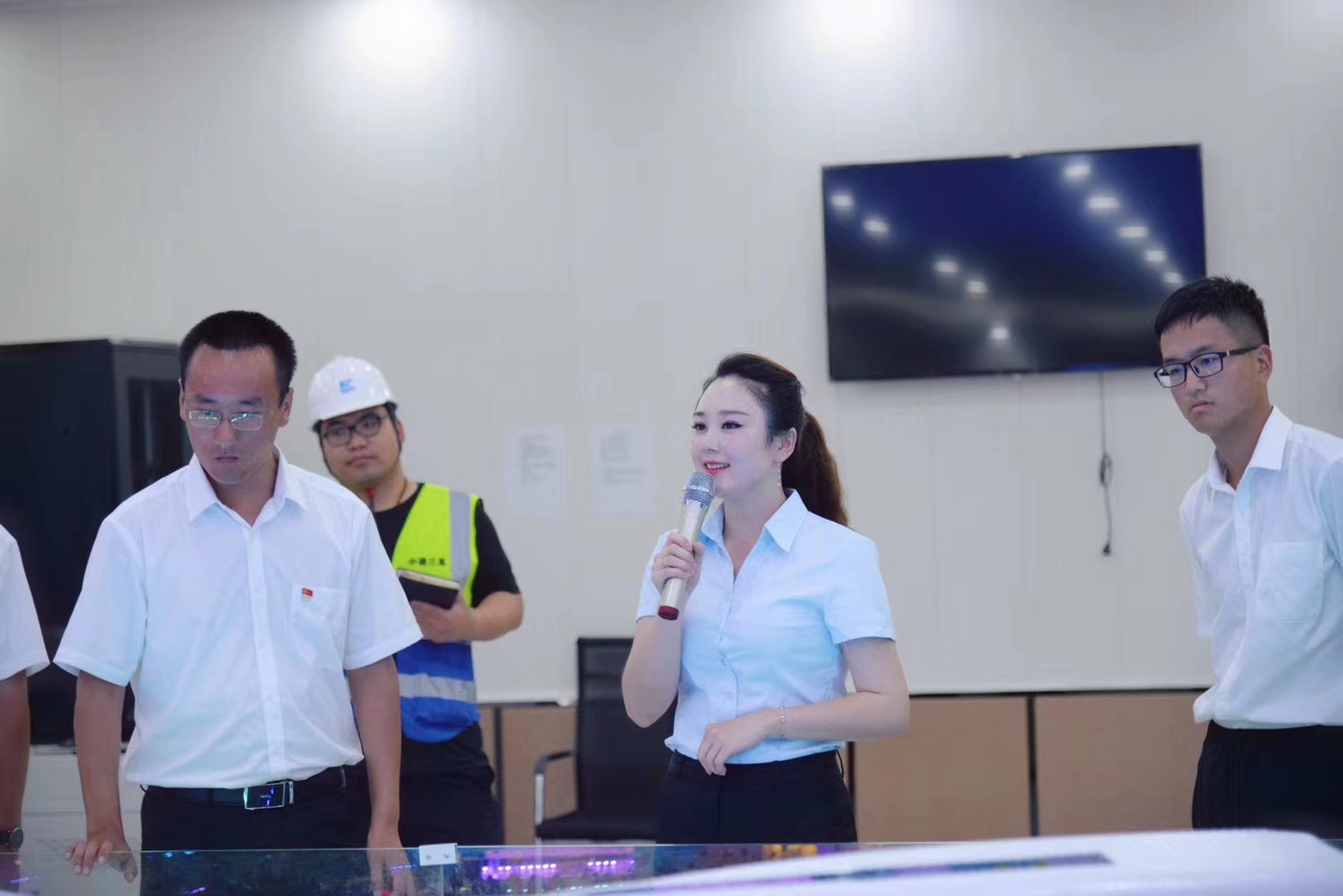 博思花藝婚慶教育，婚慶培訓(xùn)，花藝培訓(xùn)，插花培訓(xùn)，花藝師培訓(xùn)，主持人培訓(xùn)，商務(wù)主持人培訓(xùn)，花店運營培訓(xùn)，花店全系統(tǒng)營銷，小白開花店，小白學(xué)主持，金璽棠婚慶酒店，金璽棠總部，鄭州金麻雀教育科技有限公司