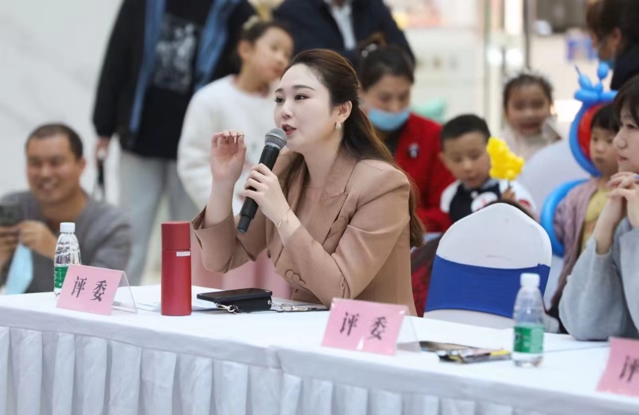 博思花藝婚慶教育，婚慶培訓(xùn)，花藝培訓(xùn)，插花培訓(xùn)，花藝師培訓(xùn)，主持人培訓(xùn)，商務(wù)主持人培訓(xùn)，花店運營培訓(xùn)，花店全系統(tǒng)營銷，小白開花店，小白學(xué)主持，金璽棠婚慶酒店，金璽棠總部，鄭州金麻雀教育科技有限公司