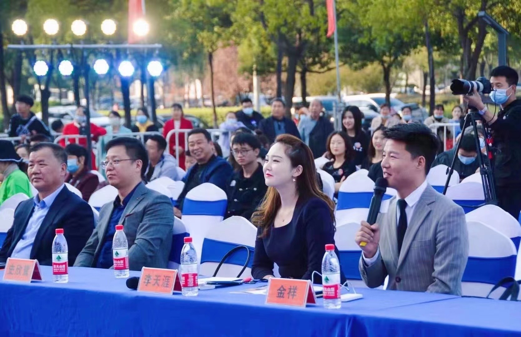 博思花藝婚慶教育，婚慶培訓(xùn)，花藝培訓(xùn)，插花培訓(xùn)，花藝師培訓(xùn)，主持人培訓(xùn)，商務(wù)主持人培訓(xùn)，花店運營培訓(xùn)，花店全系統(tǒng)營銷，小白開花店，小白學(xué)主持，金璽棠婚慶酒店，金璽棠總部，鄭州金麻雀教育科技有限公司