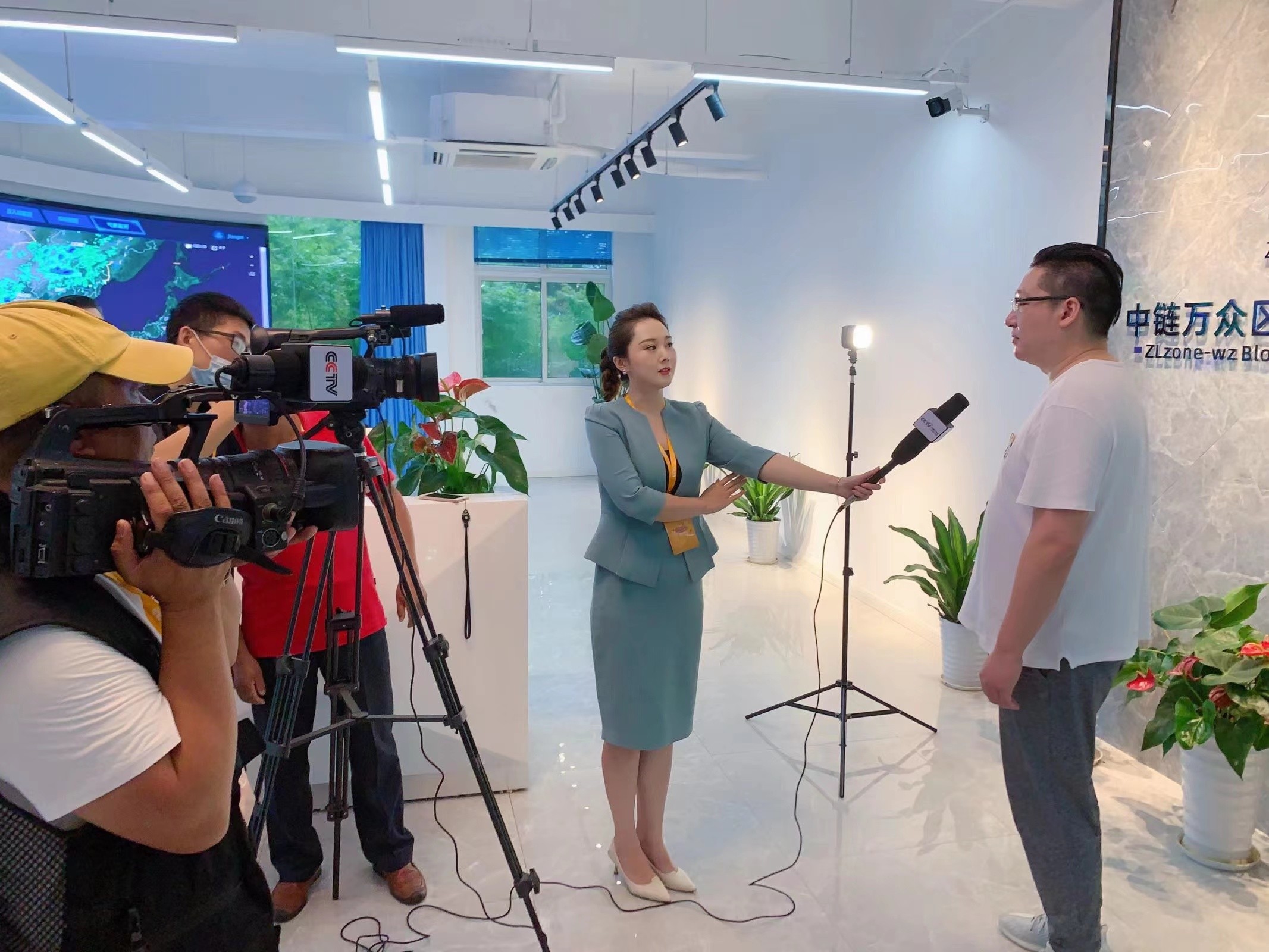 博思花藝婚慶教育，婚慶培訓(xùn)，花藝培訓(xùn)，插花培訓(xùn)，花藝師培訓(xùn)，主持人培訓(xùn)，商務(wù)主持人培訓(xùn)，花店運營培訓(xùn)，花店全系統(tǒng)營銷，小白開花店，小白學(xué)主持，金璽棠婚慶酒店，金璽棠總部，鄭州金麻雀教育科技有限公司