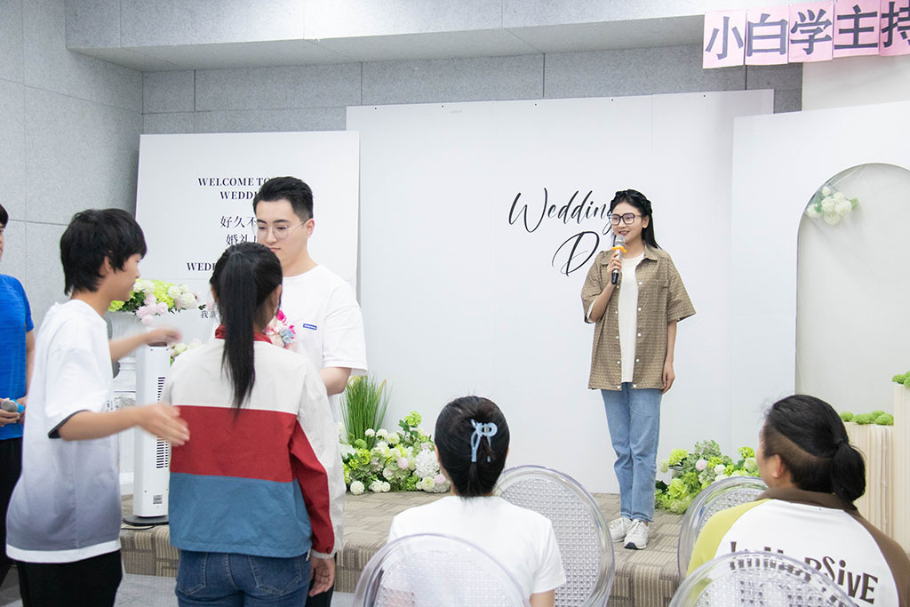 博思花藝婚慶教育，婚慶培訓(xùn)，花藝培訓(xùn)，插花培訓(xùn)，花藝師培訓(xùn)，主持人培訓(xùn)，商務(wù)主持人培訓(xùn)，花店運營培訓(xùn)，花店全系統(tǒng)營銷，小白開花店，小白學(xué)主持，金璽棠婚慶酒店，金璽棠總部，鄭州金麻雀教育科技有限公司