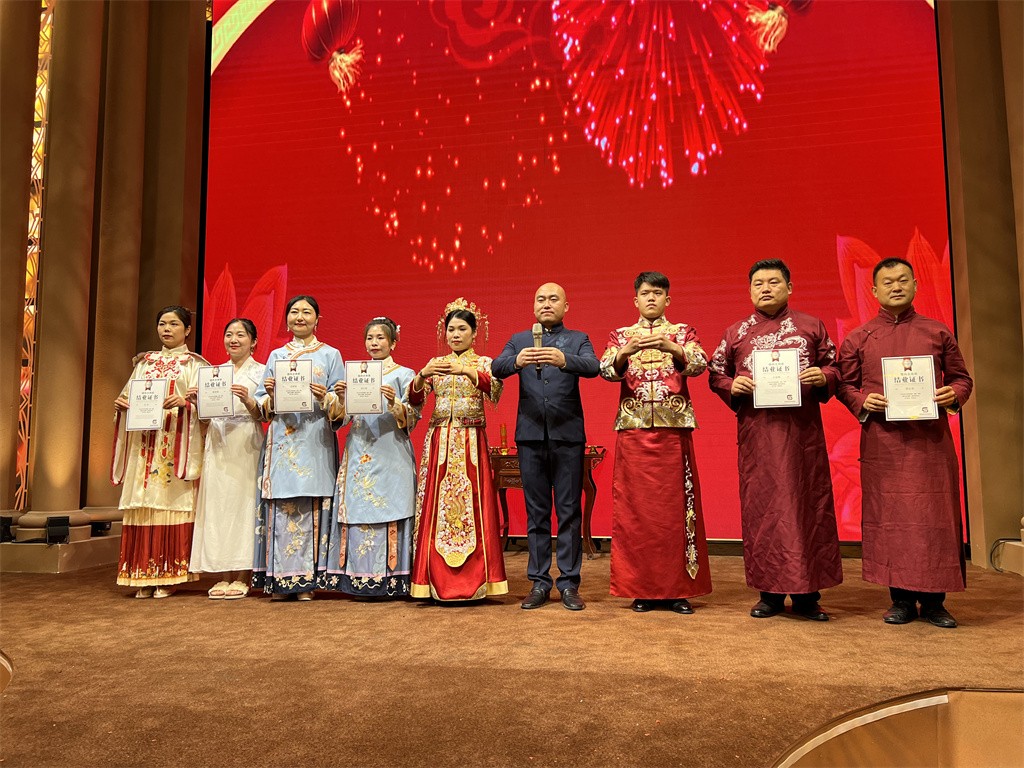 博思花藝婚慶教育，婚慶培訓(xùn)，花藝培訓(xùn)，插花培訓(xùn)，花藝師培訓(xùn)，主持人培訓(xùn)，商務(wù)主持人培訓(xùn)，花店運營培訓(xùn)，花店全系統(tǒng)營銷，小白開花店，小白學(xué)主持，金璽棠婚慶酒店，金璽棠總部，鄭州金麻雀教育科技有限公司