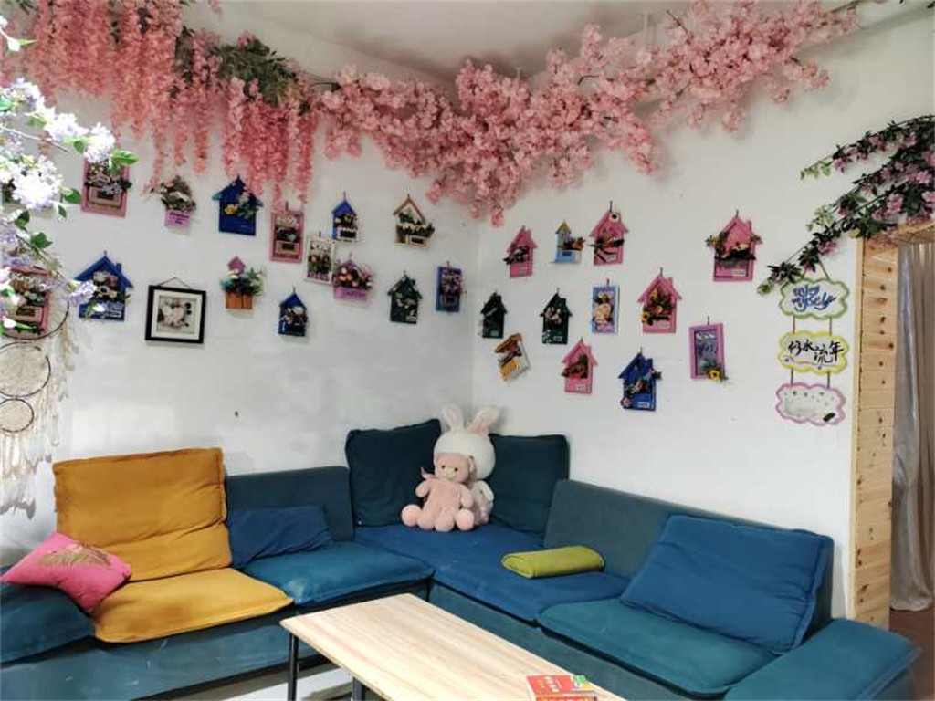 博思花藝婚慶教育，婚慶培訓(xùn)，花藝培訓(xùn)，插花培訓(xùn)，花藝師培訓(xùn)，主持人培訓(xùn)，商務(wù)主持人培訓(xùn)，花店運(yùn)營培訓(xùn)，花店全系統(tǒng)營銷，小白開花店，小白學(xué)主持，金璽棠婚慶酒店，金璽棠總部，鄭州金麻雀教育科技有限公司