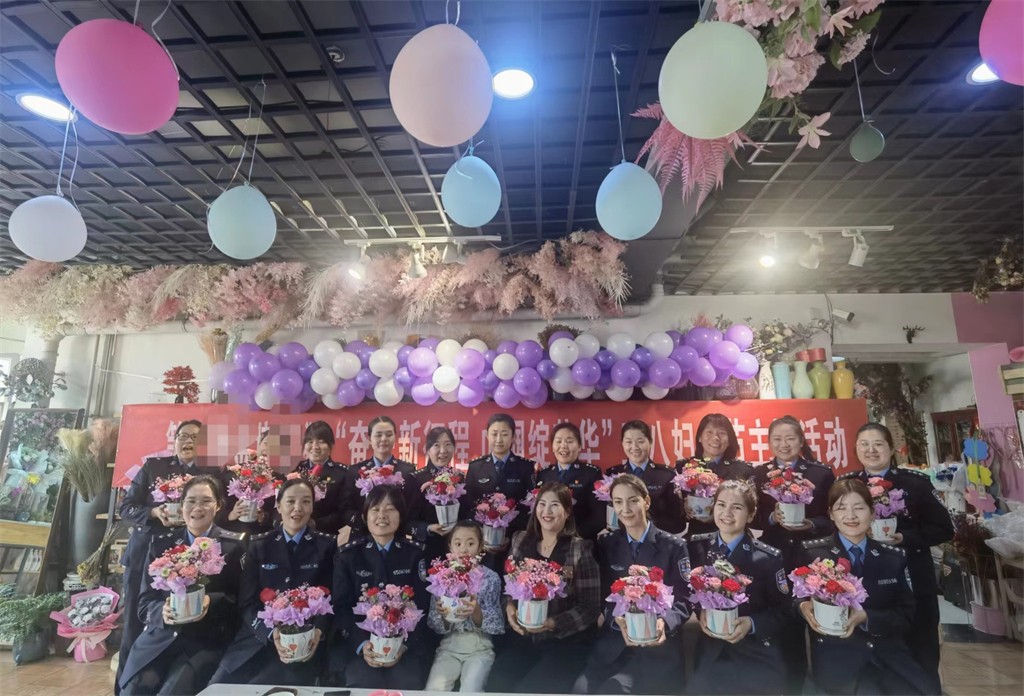 博思花藝婚慶教育，婚慶培訓(xùn)，花藝培訓(xùn)，插花培訓(xùn)，花藝師培訓(xùn)，主持人培訓(xùn)，商務(wù)主持人培訓(xùn)，花店運(yùn)營培訓(xùn)，花店全系統(tǒng)營銷，小白開花店，小白學(xué)主持，金璽棠婚慶酒店，金璽棠總部，鄭州金麻雀教育科技有限公司