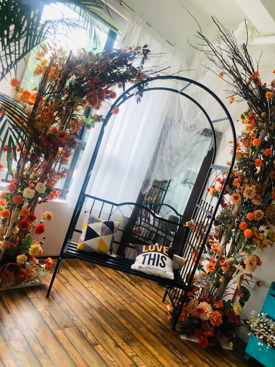 博思花藝婚慶教育，婚慶培訓(xùn)，花藝培訓(xùn)，插花培訓(xùn)，花藝師培訓(xùn)，主持人培訓(xùn)，商務(wù)主持人培訓(xùn)，花店運(yùn)營(yíng)培訓(xùn)，花店全系統(tǒng)營(yíng)銷，小白開(kāi)花店，小白學(xué)主持，金璽棠婚慶酒店，金璽棠總部，鄭州金麻雀教育科技有限公司