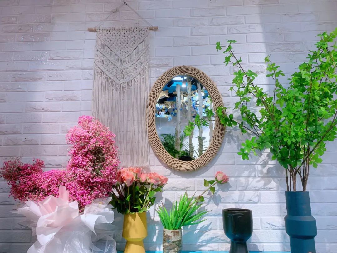 博思花藝婚慶教育，婚慶培訓(xùn)，花藝培訓(xùn)，插花培訓(xùn)，花藝師培訓(xùn)，主持人培訓(xùn)，商務(wù)主持人培訓(xùn)，花店運(yùn)營(yíng)培訓(xùn)，花店全系統(tǒng)營(yíng)銷，小白開(kāi)花店，小白學(xué)主持，金璽棠婚慶酒店，金璽棠總部，鄭州金麻雀教育科技有限公司