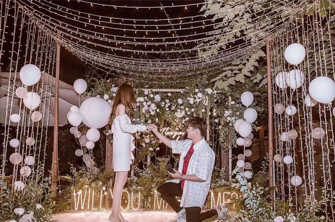 博思花藝婚慶教育，婚慶培訓(xùn)，花藝培訓(xùn)，插花培訓(xùn)，花藝師培訓(xùn)，主持人培訓(xùn)，商務(wù)主持人培訓(xùn)，花店運(yùn)營培訓(xùn)，花店全系統(tǒng)營銷，小白開花店，小白學(xué)主持，金璽棠婚慶酒店，金璽棠總部，鄭州金麻雀教育科技有限公司