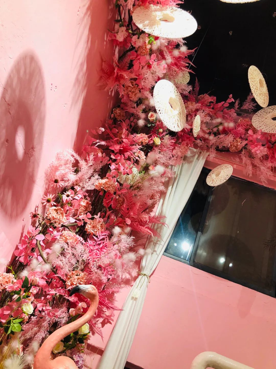 博思花藝婚慶教育，婚慶培訓(xùn)，花藝培訓(xùn)，插花培訓(xùn)，花藝師培訓(xùn)，主持人培訓(xùn)，商務(wù)主持人培訓(xùn)，花店運(yùn)營(yíng)培訓(xùn)，花店全系統(tǒng)營(yíng)銷，小白開(kāi)花店，小白學(xué)主持，金璽棠婚慶酒店，金璽棠總部，鄭州金麻雀教育科技有限公司