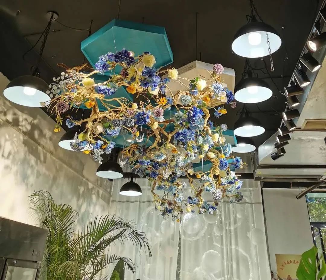 博思花藝婚慶教育，婚慶培訓(xùn)，花藝培訓(xùn)，插花培訓(xùn)，花藝師培訓(xùn)，主持人培訓(xùn)，商務(wù)主持人培訓(xùn)，花店運(yùn)營(yíng)培訓(xùn)，花店全系統(tǒng)營(yíng)銷，小白開(kāi)花店，小白學(xué)主持，金璽棠婚慶酒店，金璽棠總部，鄭州金麻雀教育科技有限公司