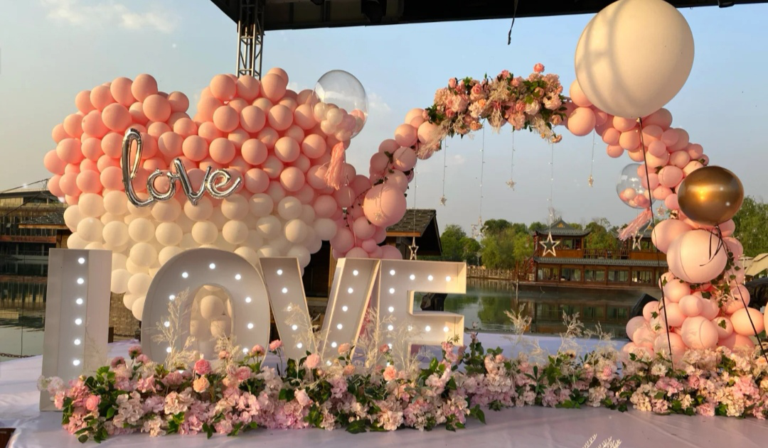 博思花藝婚慶教育，婚慶培訓(xùn)，花藝培訓(xùn)，插花培訓(xùn)，花藝師培訓(xùn)，主持人培訓(xùn)，商務(wù)主持人培訓(xùn)，花店運(yùn)營培訓(xùn)，花店全系統(tǒng)營銷，小白開花店，小白學(xué)主持，金璽棠婚慶酒店，金璽棠總部，鄭州金麻雀教育科技有限公司