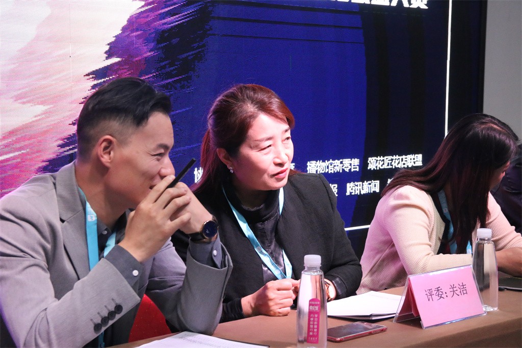 博思花藝婚慶教育，婚慶培訓(xùn)，花藝培訓(xùn)，插花培訓(xùn)，花藝師培訓(xùn)，主持人培訓(xùn)，商務(wù)主持人培訓(xùn)，花店運營培訓(xùn)，花店全系統(tǒng)營銷，小白開花店，小白學(xué)主持，金璽棠婚慶酒店，金璽棠總部，鄭州金麻雀教育科技有限公司